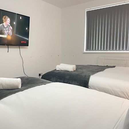 4 Bedroom 2 Bathroom Shared House - Near Bhx And Nec Birmingham Extérieur photo