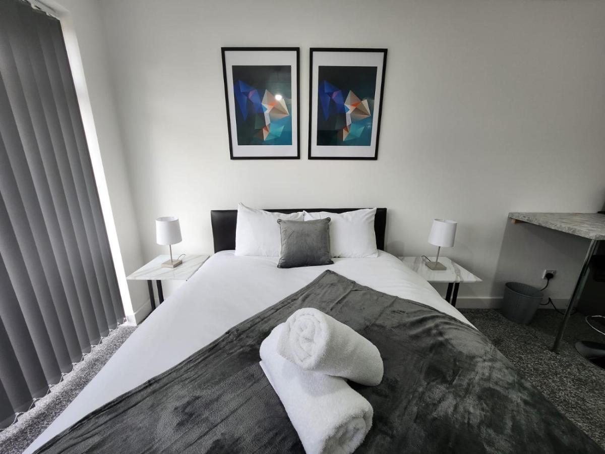 4 Bedroom 2 Bathroom Shared House - Near Bhx And Nec Birmingham Extérieur photo