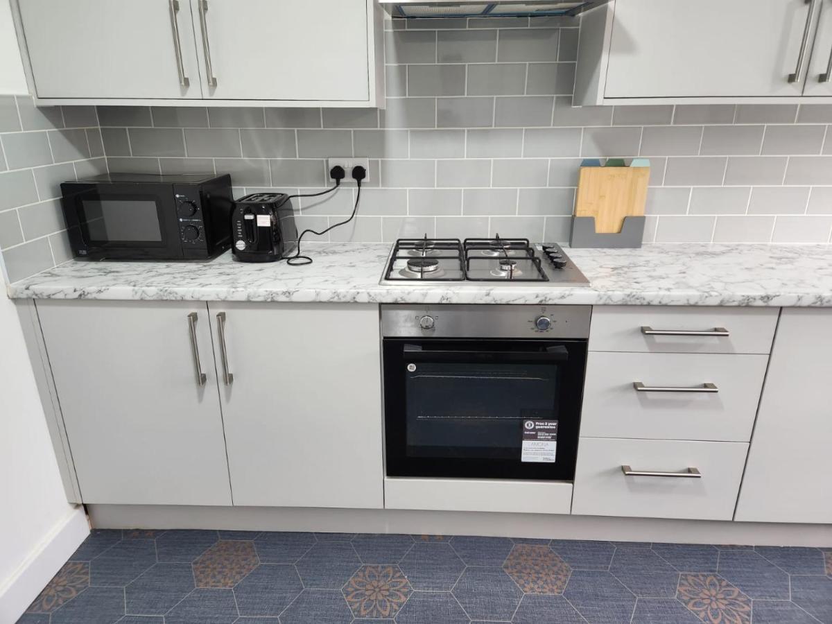 4 Bedroom 2 Bathroom Shared House - Near Bhx And Nec Birmingham Extérieur photo