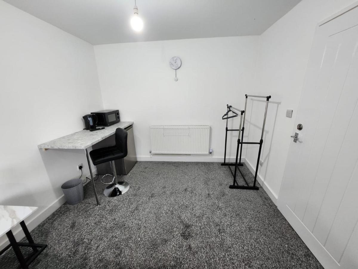 4 Bedroom 2 Bathroom Shared House - Near Bhx And Nec Birmingham Extérieur photo