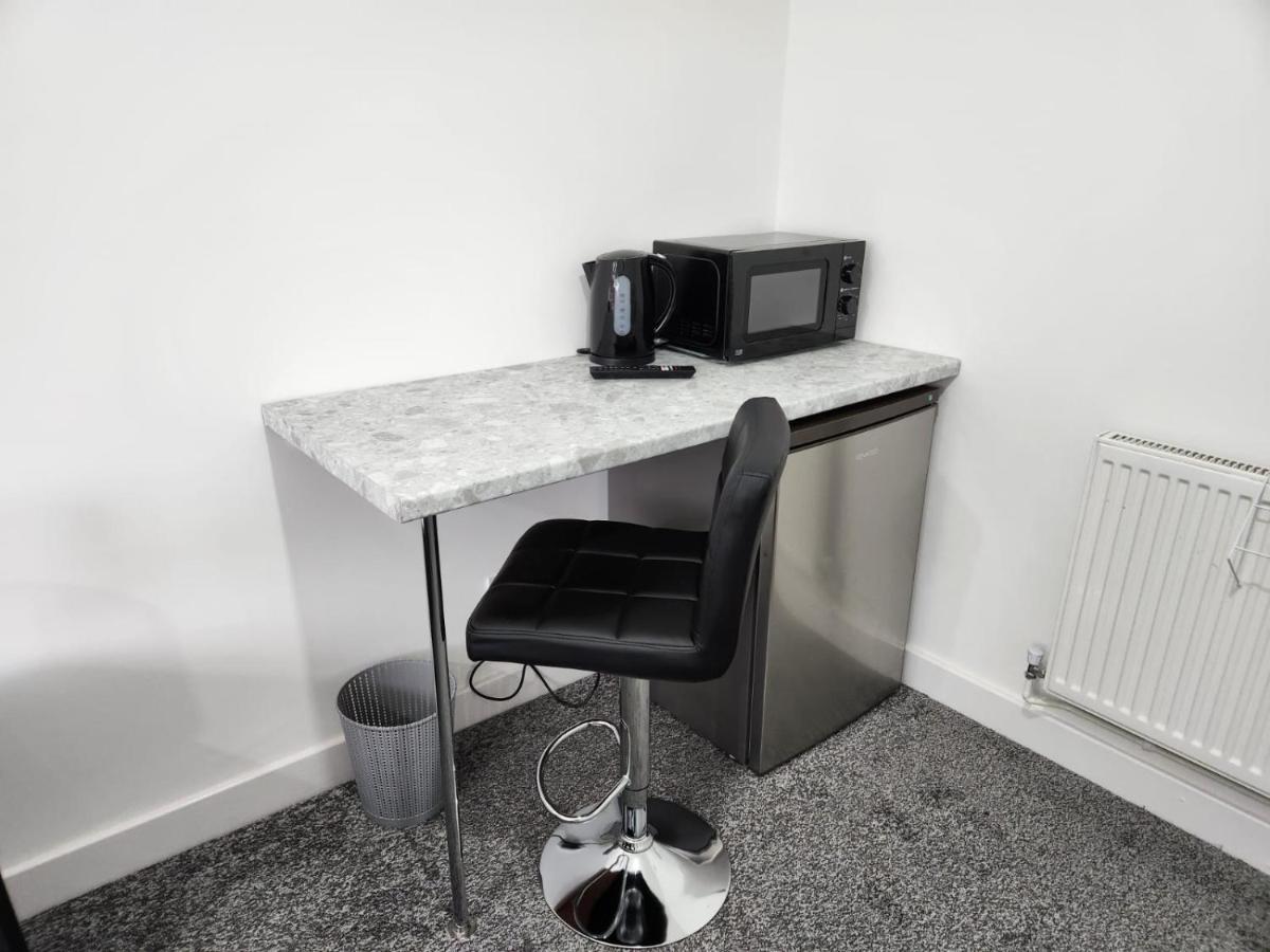 4 Bedroom 2 Bathroom Shared House - Near Bhx And Nec Birmingham Extérieur photo