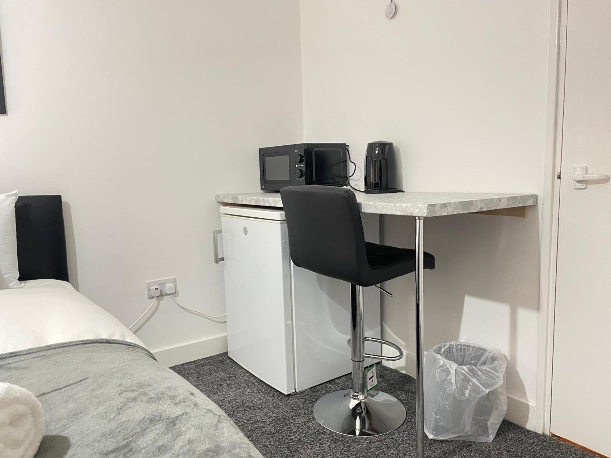 4 Bedroom 2 Bathroom Shared House - Near Bhx And Nec Birmingham Extérieur photo