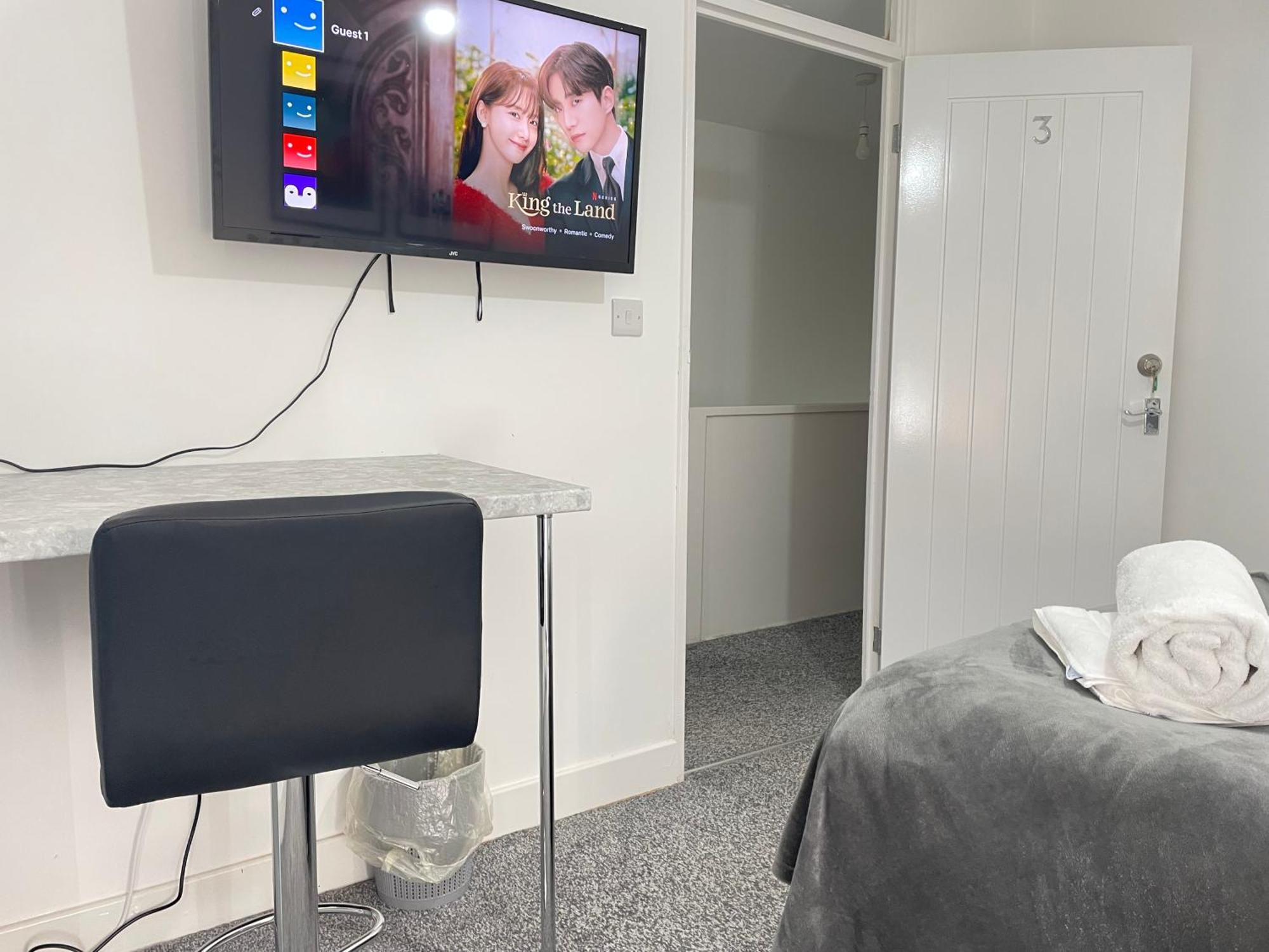 4 Bedroom 2 Bathroom Shared House - Near Bhx And Nec Birmingham Extérieur photo