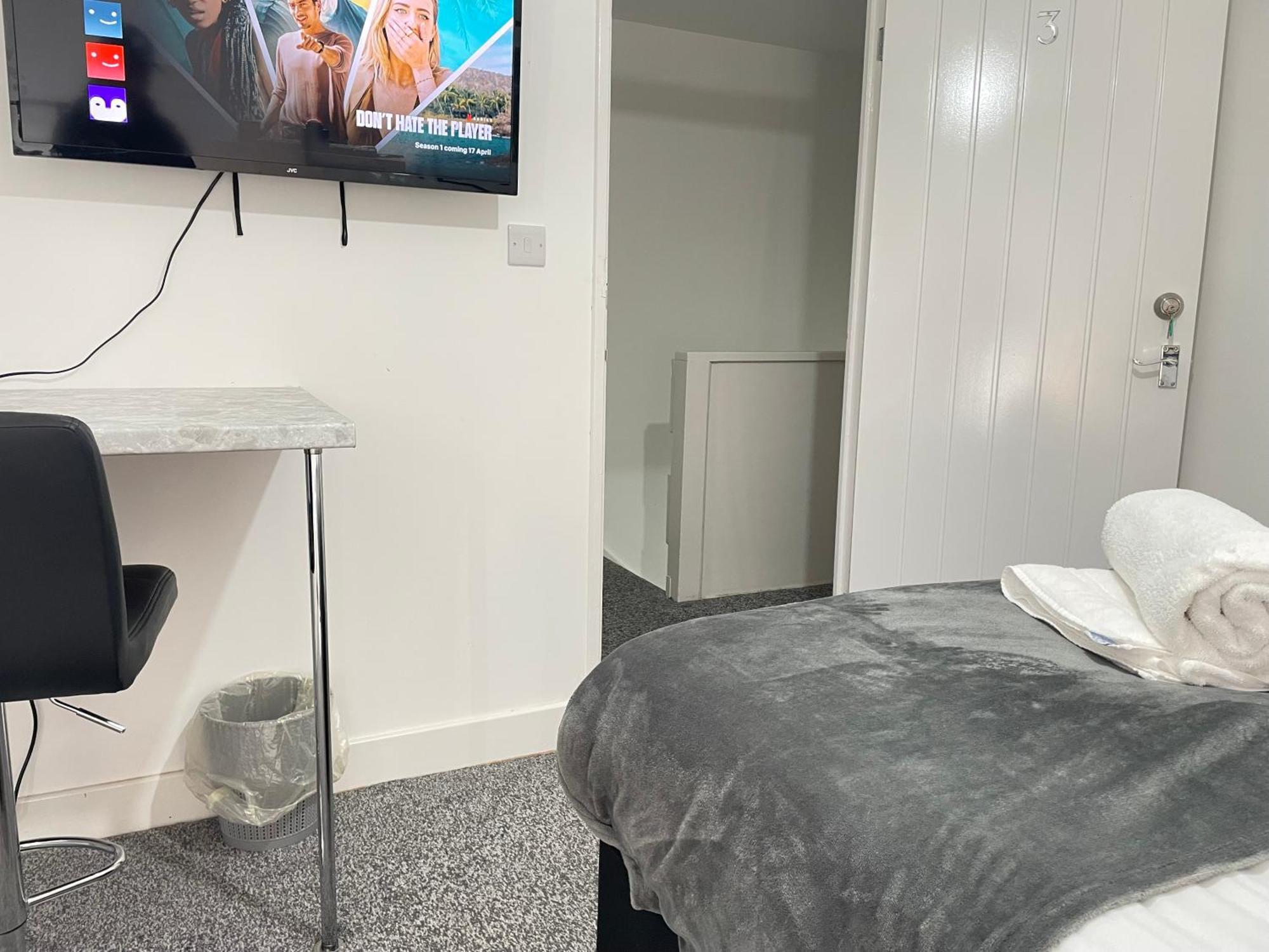 4 Bedroom 2 Bathroom Shared House - Near Bhx And Nec Birmingham Extérieur photo