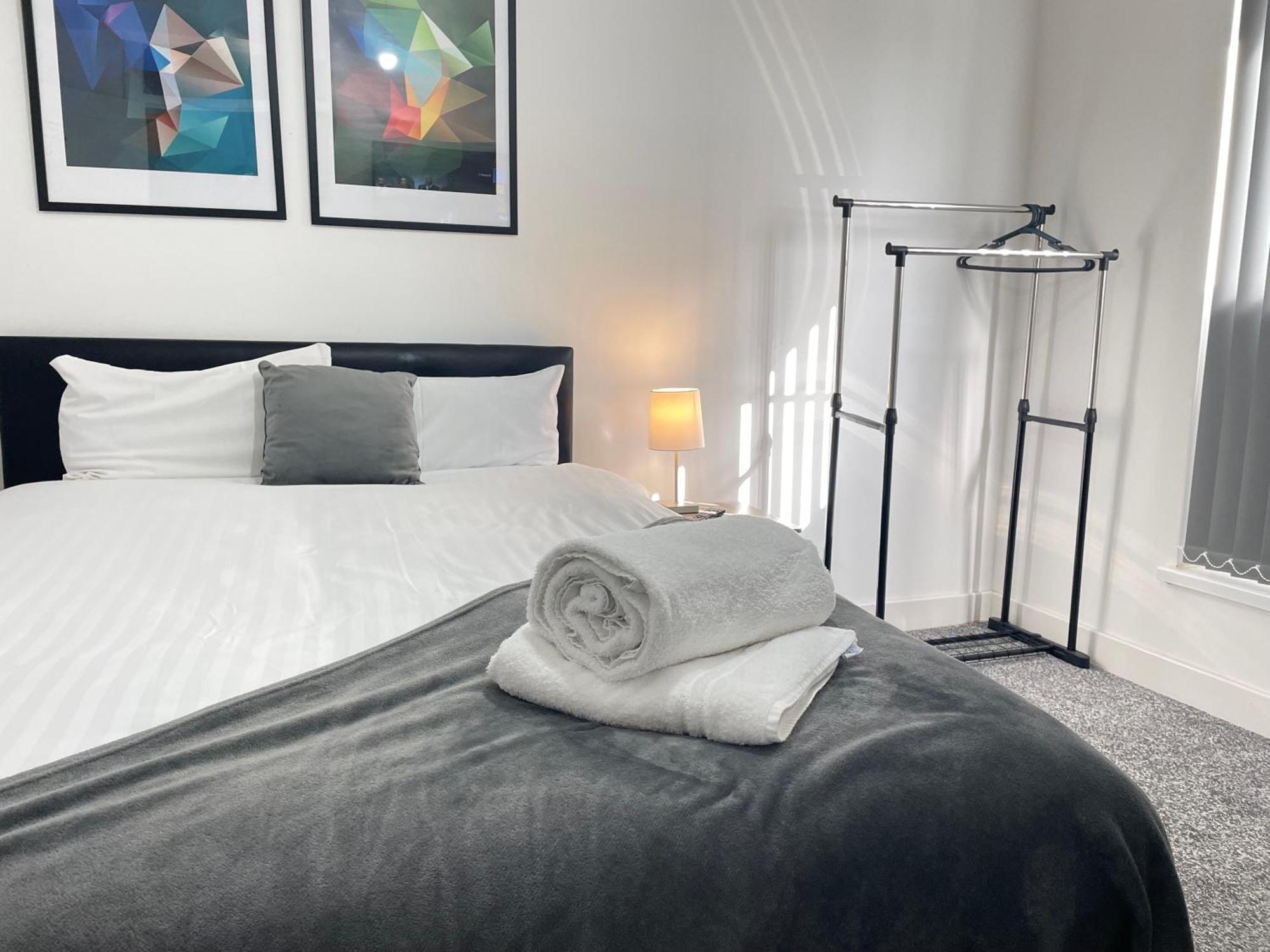 4 Bedroom 2 Bathroom Shared House - Near Bhx And Nec Birmingham Extérieur photo