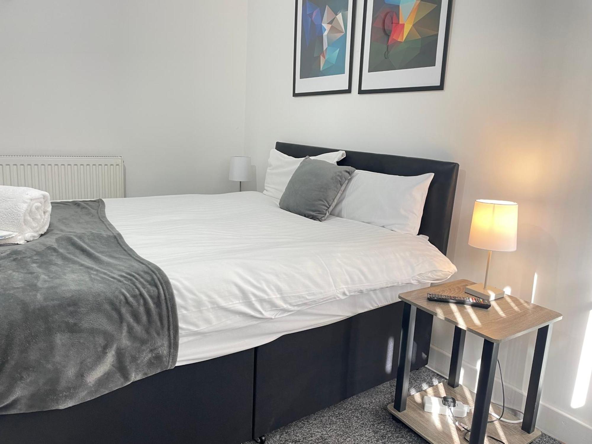 4 Bedroom 2 Bathroom Shared House - Near Bhx And Nec Birmingham Extérieur photo