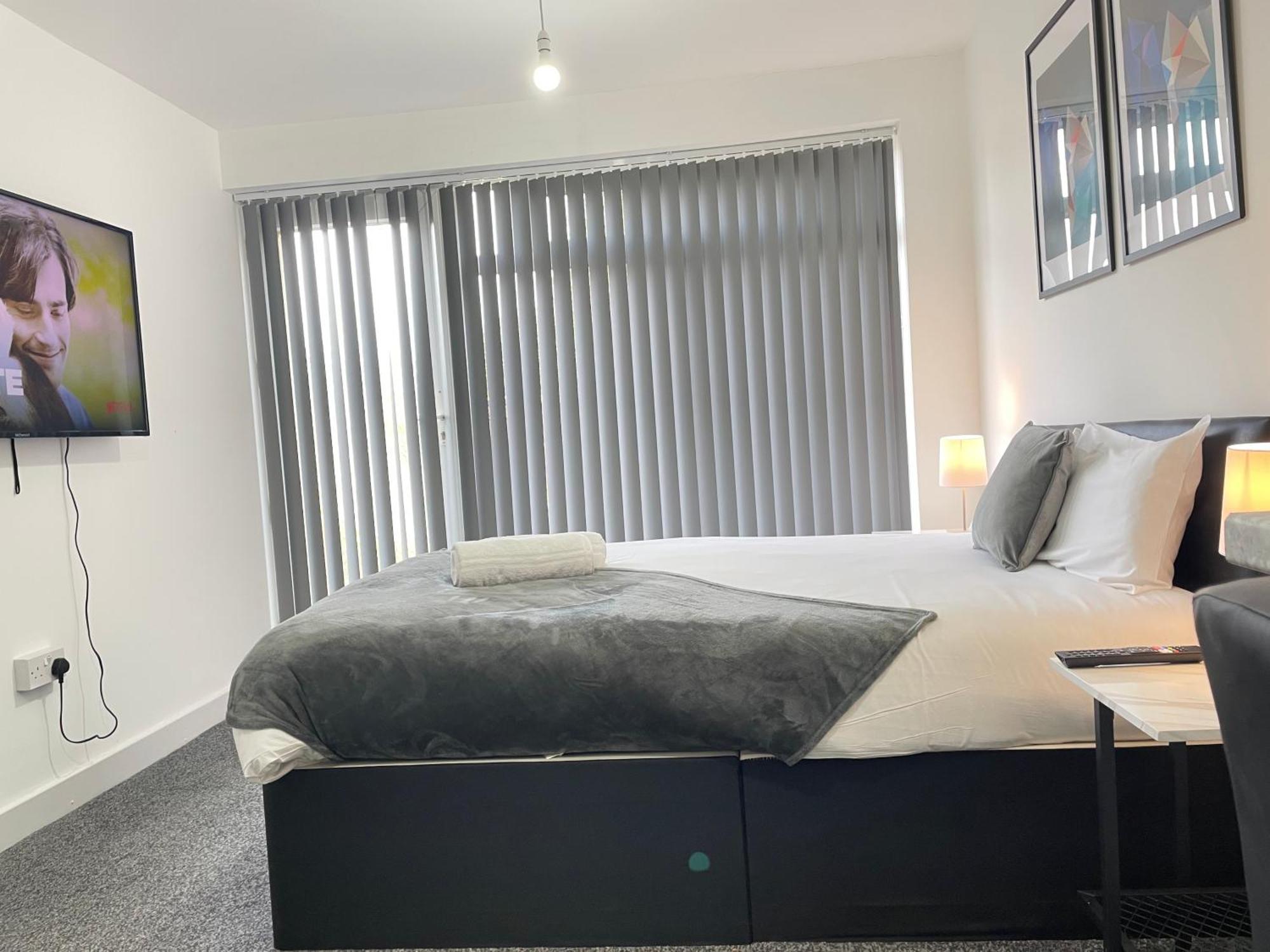 4 Bedroom 2 Bathroom Shared House - Near Bhx And Nec Birmingham Extérieur photo