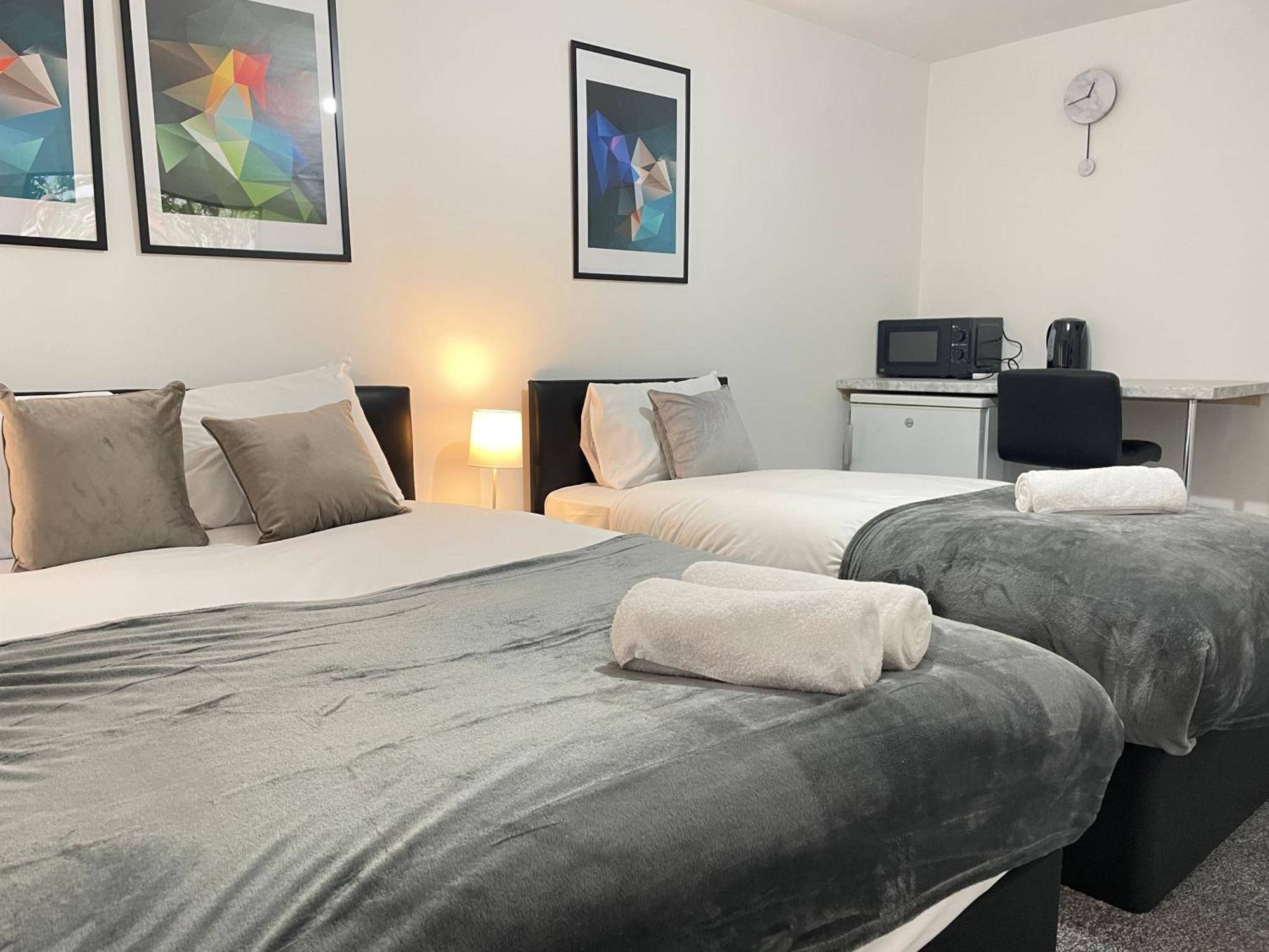 4 Bedroom 2 Bathroom Shared House - Near Bhx And Nec Birmingham Extérieur photo